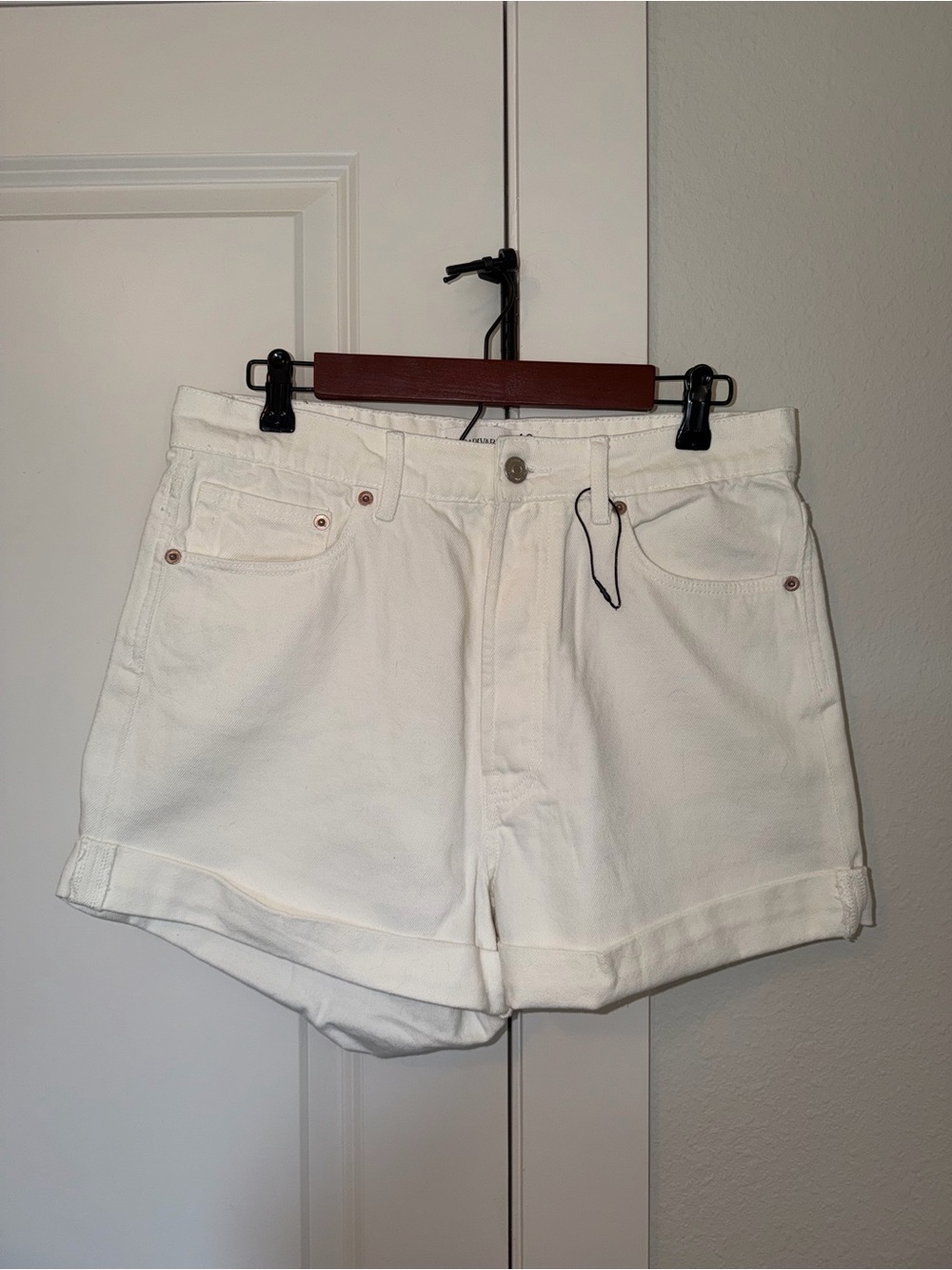stradivarius White Cuffed Denim Shorts